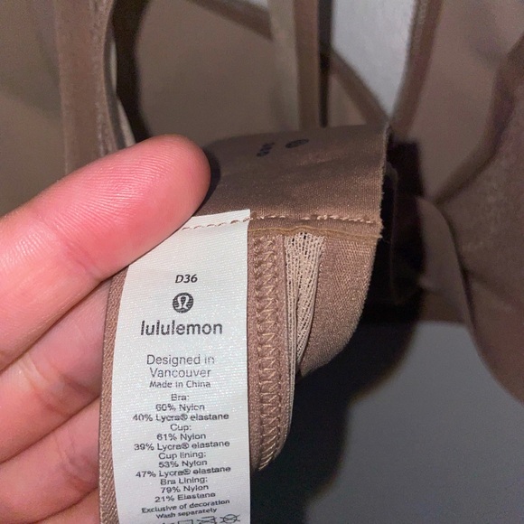 Lululemon bra D36 - Picture 3 of 4